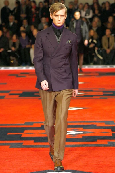 Look 23